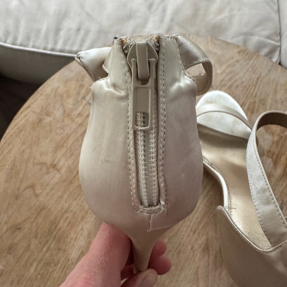 BADGLEY MISCHKA Satin Isabel Pump Champagne Size 7 - Picture 5 of 7